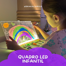Luminária de desenhar Brilha Comigo + 7 canetas + paninho brinde